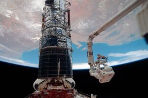 Celebrating 30 Years of Hubble Space Telescope’s first servicing mission